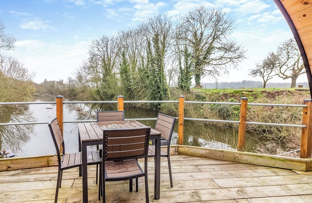 Luxury pod, perfect for two people seeking a romantic and relaxing break.