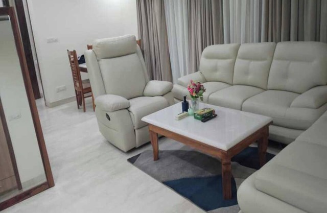 Luxury Rental/Serviced Apartments in Gurgaon In DLF Phase - V