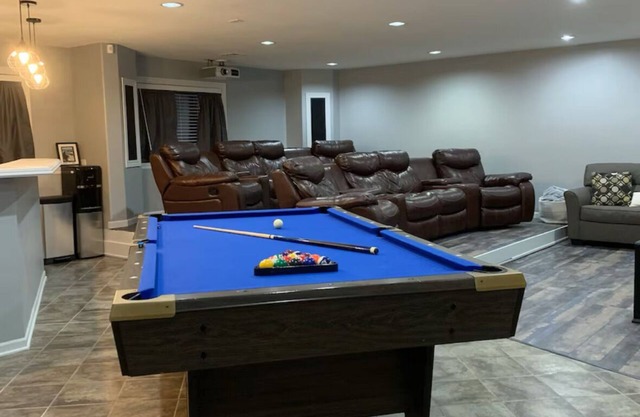 Luxury Residence w/ Theatre Room