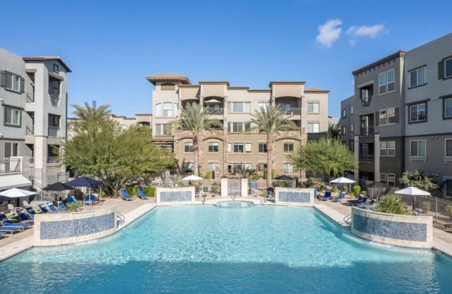 Luxury Resort Apt | Jacuzzi | Pool | Gym