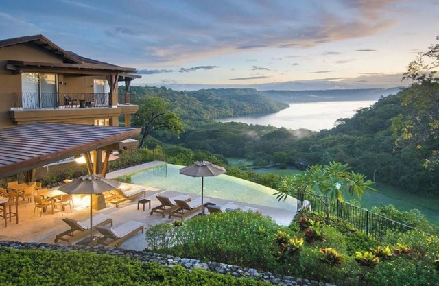 Luxury Retreat with Oceanfront Views in Peninsula Papagayo