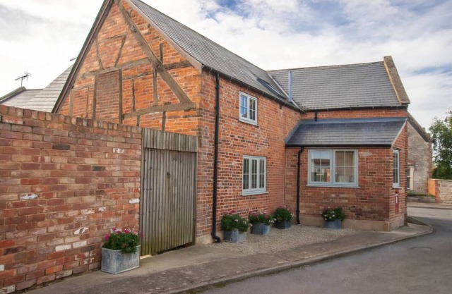 Luxury Retreat nr Chippenham; Sleeps 12+Pets!