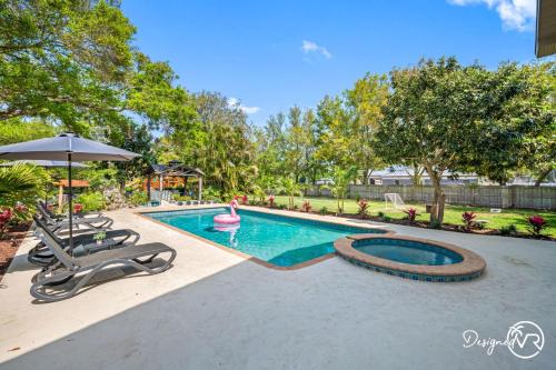 Luxury Retreat: Pool Games Basketball More