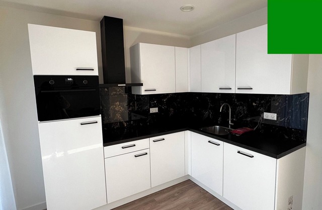 Luxury retreat with modern décor, parking, and fast WiFi close to nature trails. Sleeps four guests.