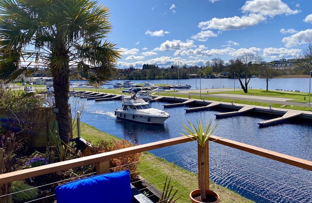 Luxury Riverside Holiday Home in stunning Ballina/Killaloe - The Derg House