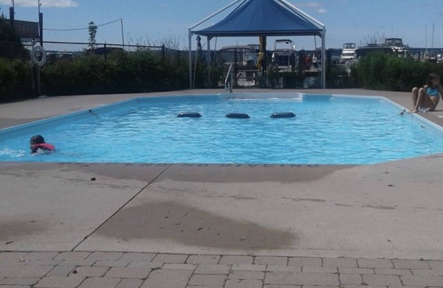 Luxury RV On Lake Simcoe in Keswick south