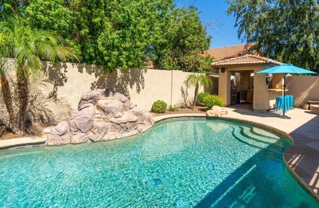 Luxury Scottsdale Home W/pool and Hot Tub!