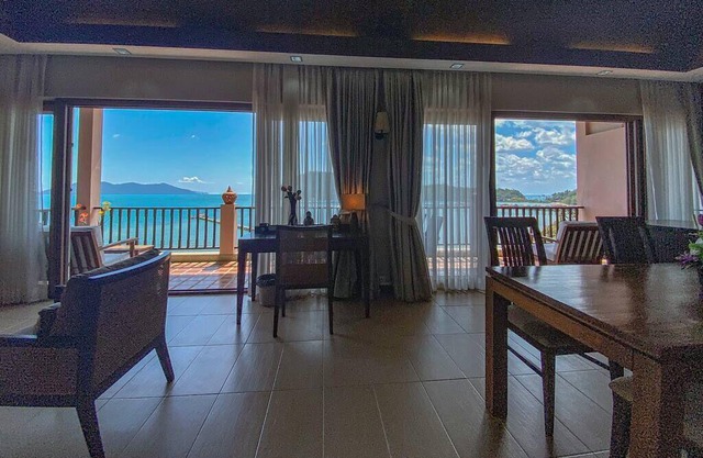 Luxury sea view penthouse with infinity pool in Tranquility Bay