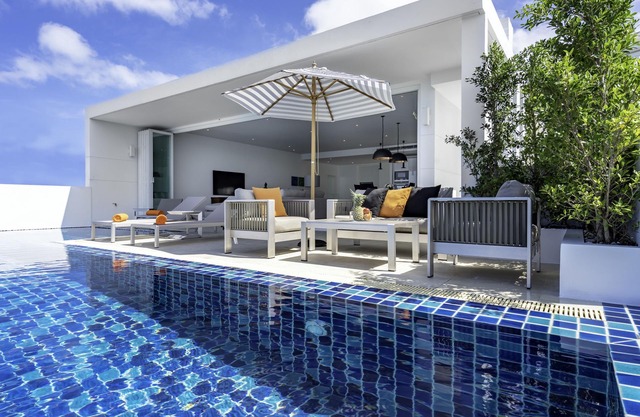 Luxury Sea View Pool Villa Q @ UniQue Residences