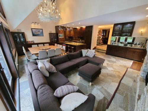 Luxury Ski-in/Ski-out home on Blackcomb
