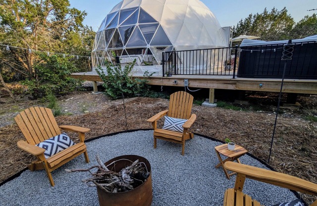LUXURY STARGAZING GEODOME EXPERIENCE!