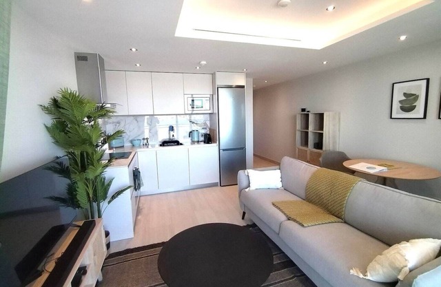 Luxury Studio apartment with Resort deck, Pools, Jacuzzi and Incredible views.