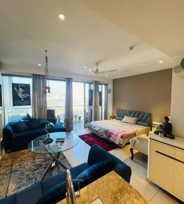 Luxury Studios Key 7