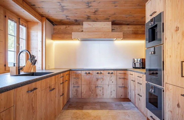 Luxury Swiss Heidi Mountain Chalet near to Gstaad
