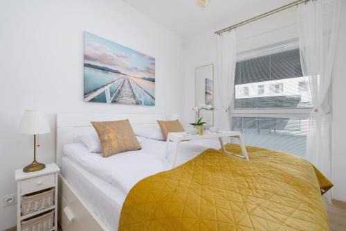 Luxury Two Bedroom Apartment with Terrace and Garage by Renters Prestige