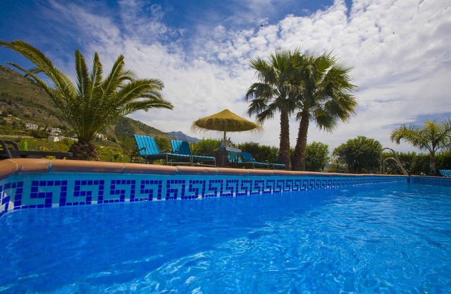 Luxury Villa 7 minutes from the beach.Pool, sea view , wifi,ping-pong
