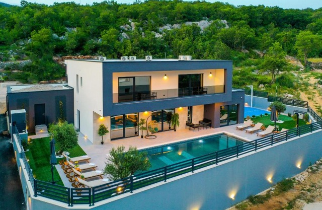 Luxury Villa Hedonica