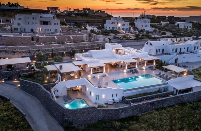 Luxury Villa in Imerovigli. 9 Bedrooms, accommodates 18 guests. Offers privacy.