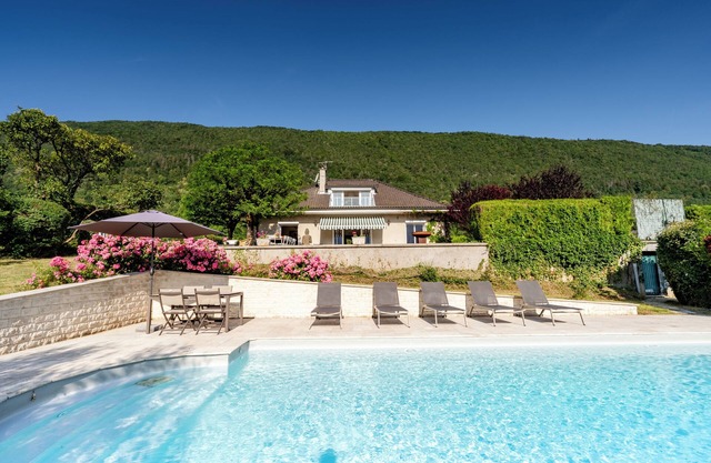 Luxury villa - Park and pool* -Exceptional view of lake and mountains