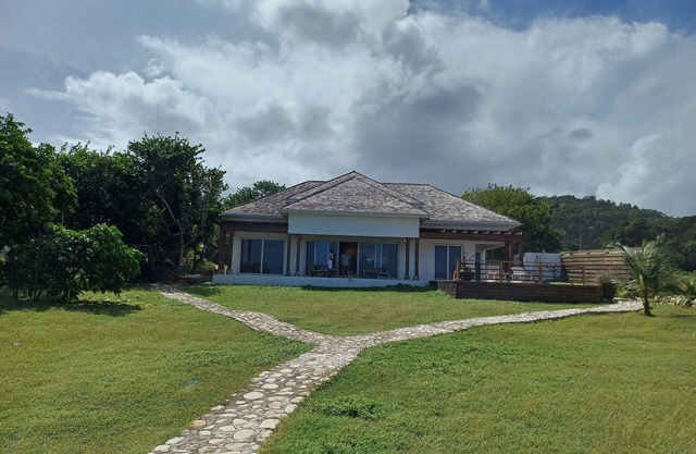 Luxury Villa - Private Beach