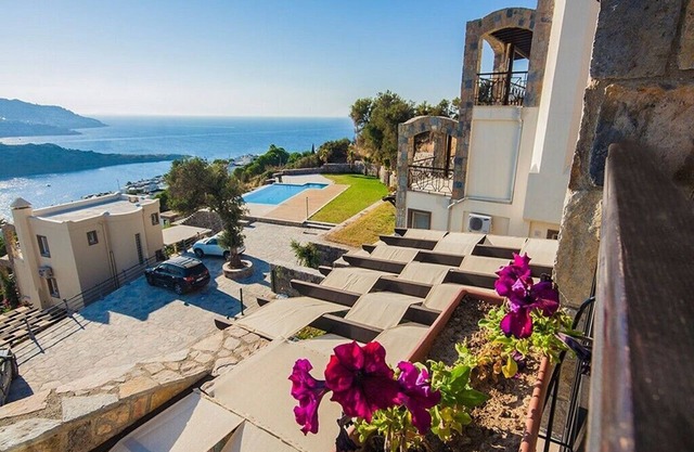 Luxury Villa Rent Seaview in Gundogan with 3 Bedroomed