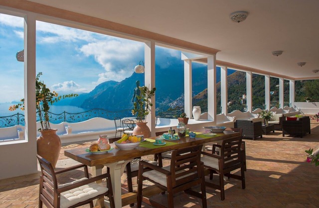 Luxury Villa with a spectacular panoramic sea view