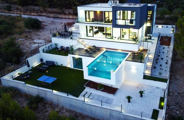 Luxury villa with a swimming pool Klis, Split (K-21734)