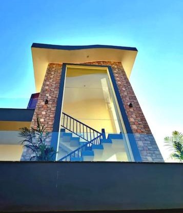 Luxury Villa with Free Breakfast - RnR Manor