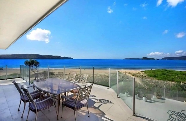 Luxury Villas Ocean View on the Esplanade (Walk to the beach)