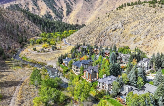 Luxury Warm Springs Retreat: Riverfront, Hot Tub, & Steps to Lifts