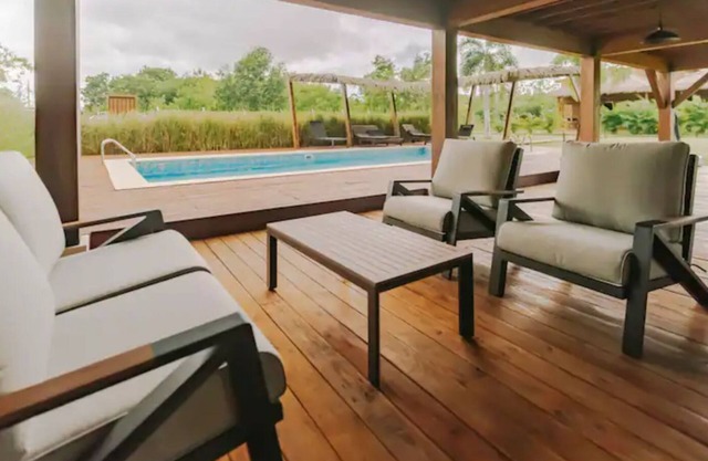 Luxury wooden cottage a 3-minute stroll from the beach, for up to 2 persons