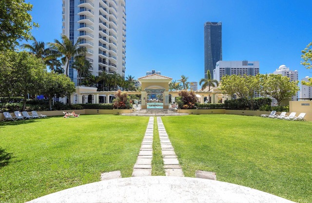 Lvl 27 - Sky High Ocean Views in Towers of Chevron