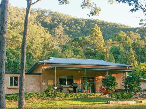 Lyrebird Studio Secluded Retreat in the Watagans. 20 min drive to Cessnock