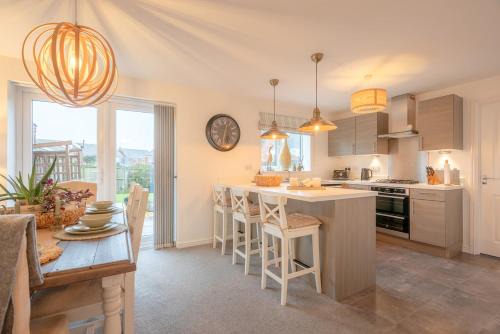 Lytham Christal Retreat - Luxury Detached, Garden, Drive