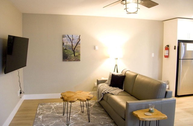 M&M's Maple Bay Mountain Guesthouse