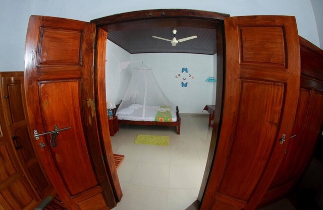 M R Beach & Cottages - 4