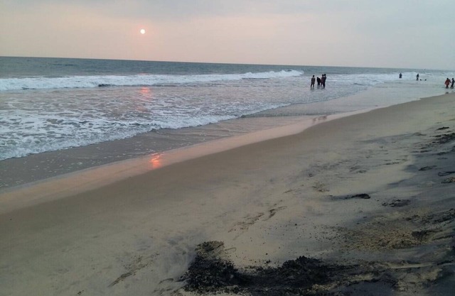 M R Beach & Cottages - 8