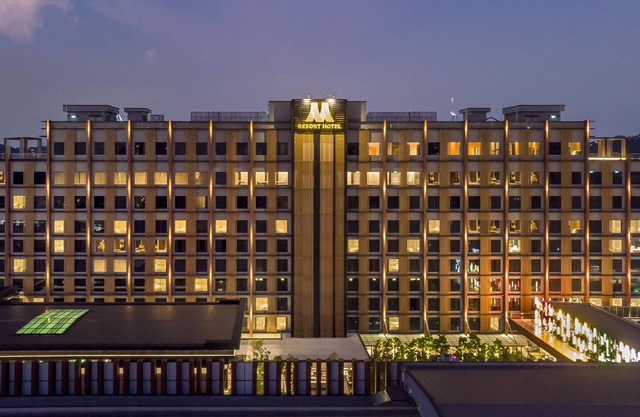M Resort & Hotel