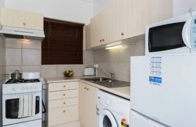 M104 200m walk to the CBD Within the free CAT and Transit Zone City Location