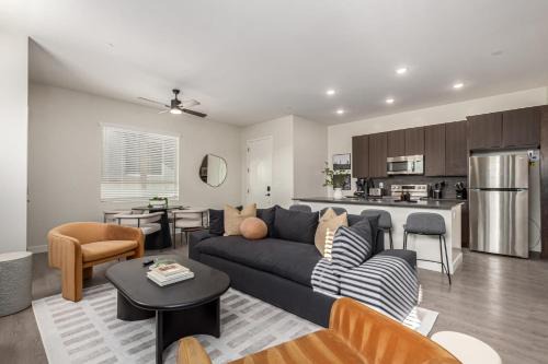 Macallister 1006-N Scottsdale-BBQ-Htd Pool-Views