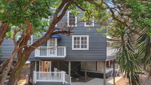 'Macs Beach House' by HolidayCo