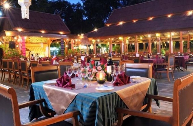 Mae Yom Palace Hotel