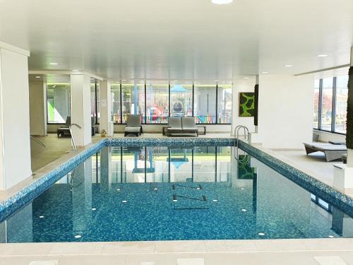 Maeve - Pool & Spa Beach Resort