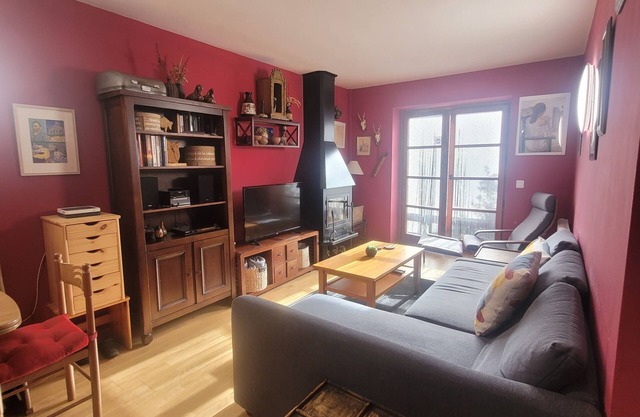 Magic Pirineos, Apartment in Linsoles, Valle de Benasque with Pool and WIFI