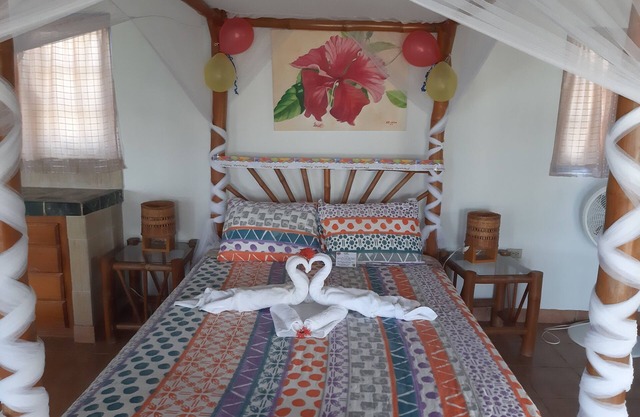 Magical Romantic Getaway For 2, Lovers Paradise On Private White Sand Beach Cove
