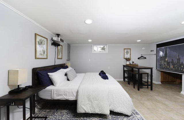 Magical Space by Metro/Alexandria/Harbor & Parking