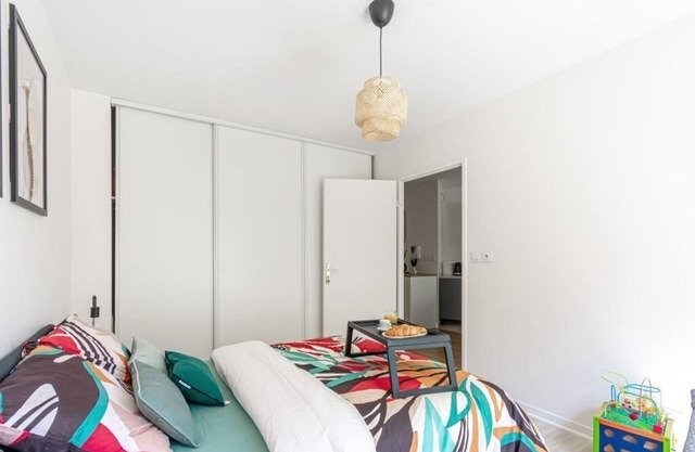 Magical stay 10 minutes from Disney, parking & comfort included
