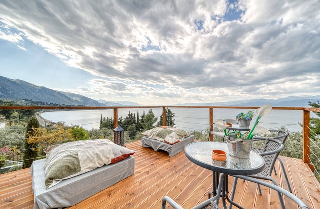 Magical View Studios 1 Asproneri, Kamena Vourla