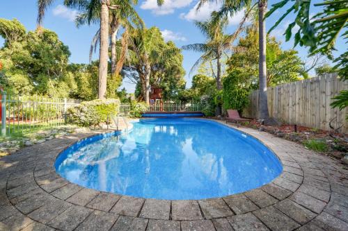 Magna Pool, Cabin, Garden, Peace & Resort !