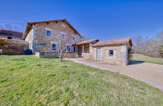 Magnificent gîte with spa, 5 minutes from Brantôme